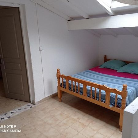 Gites Le Pressoir Vias Buitenkant foto