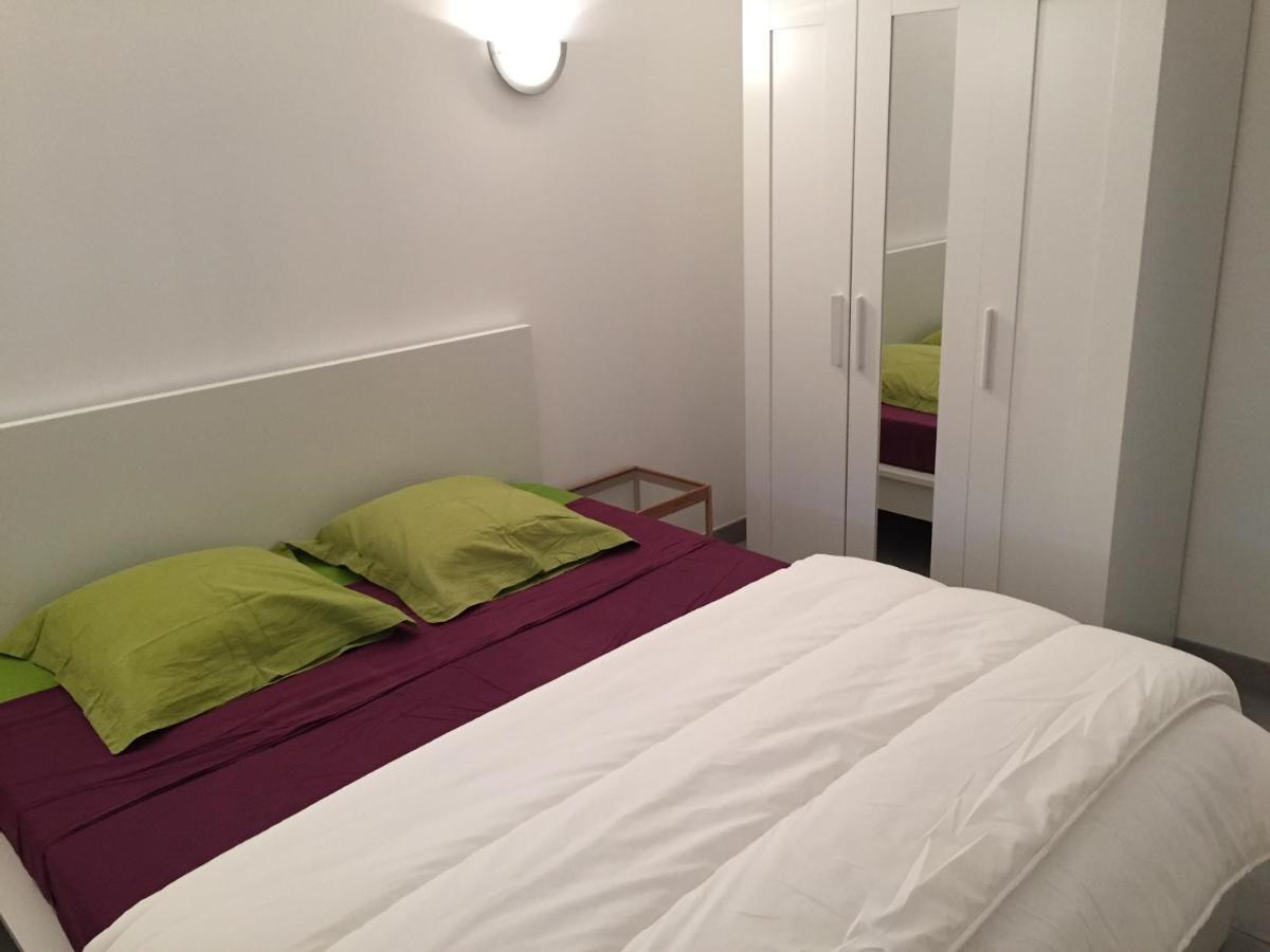 Gites Le Pressoir Vias Buitenkant foto