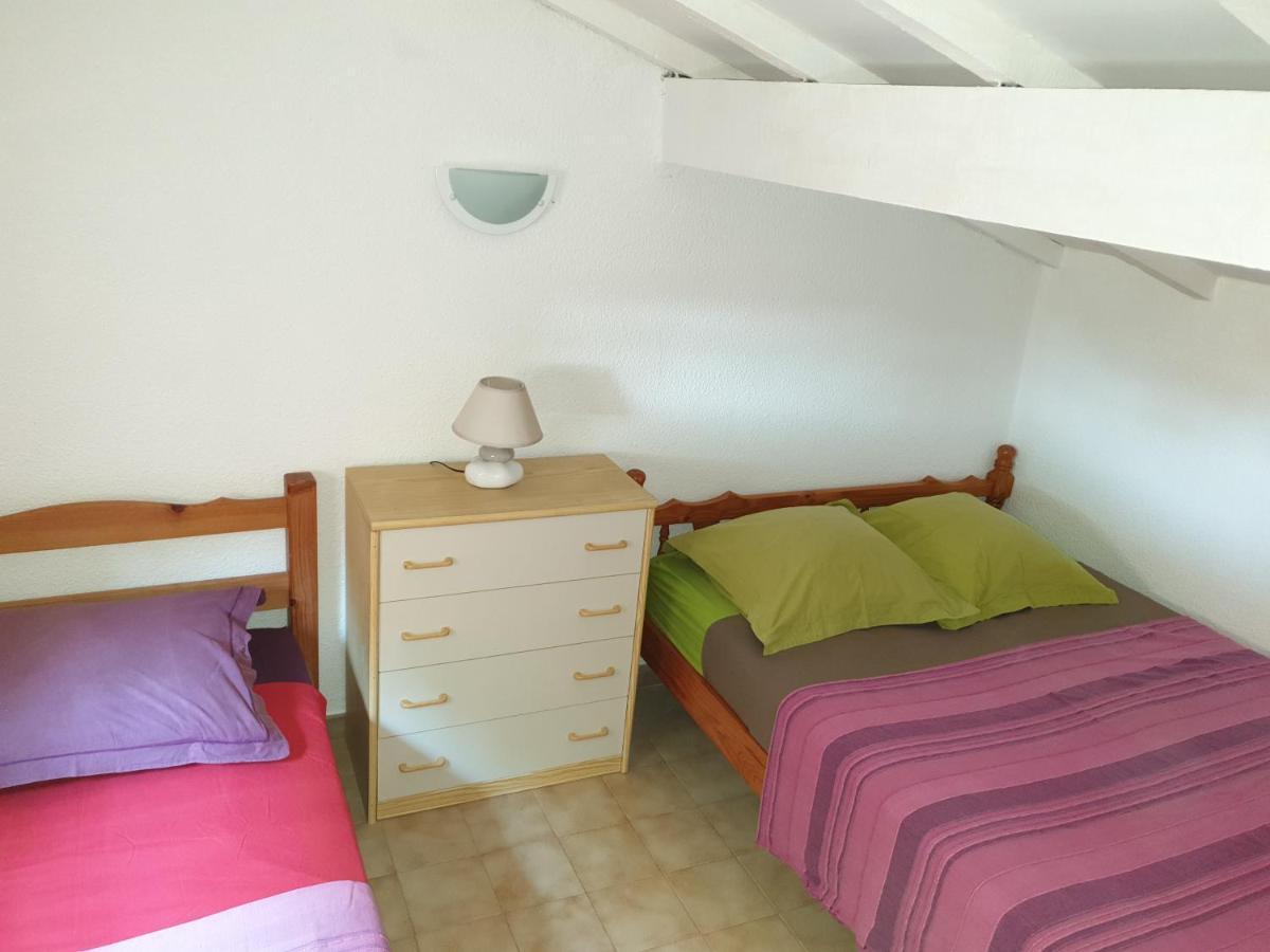 Gites Le Pressoir Vias Buitenkant foto