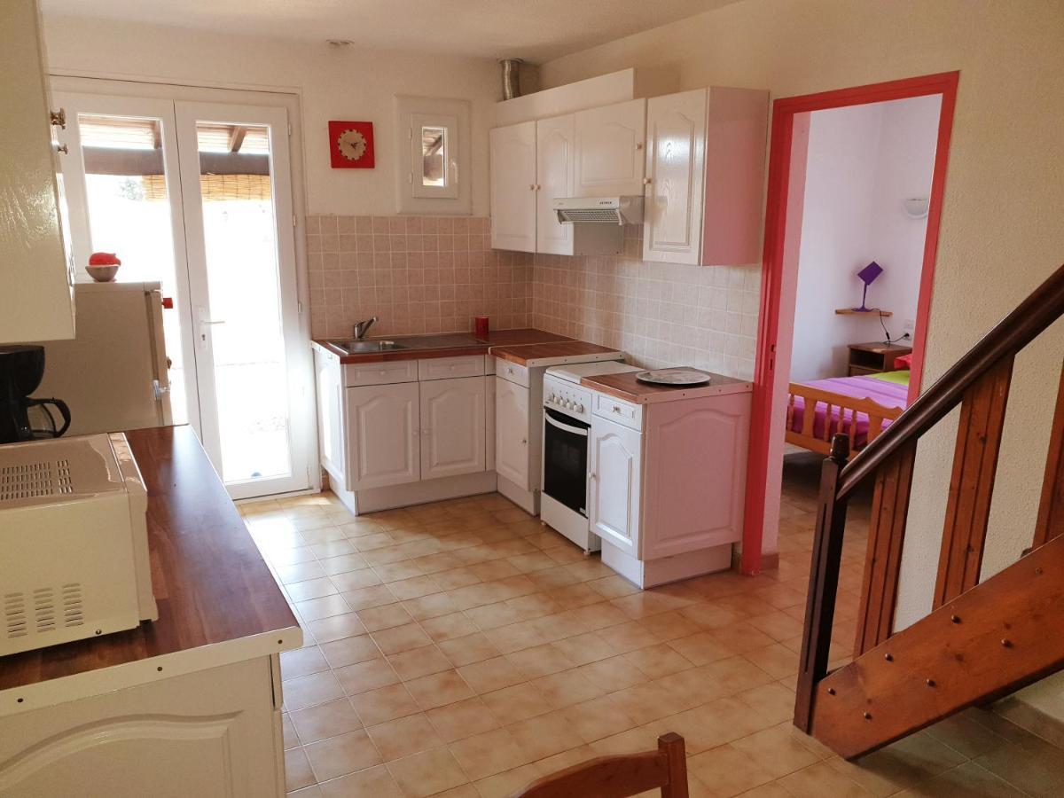 Gites Le Pressoir Vias Buitenkant foto