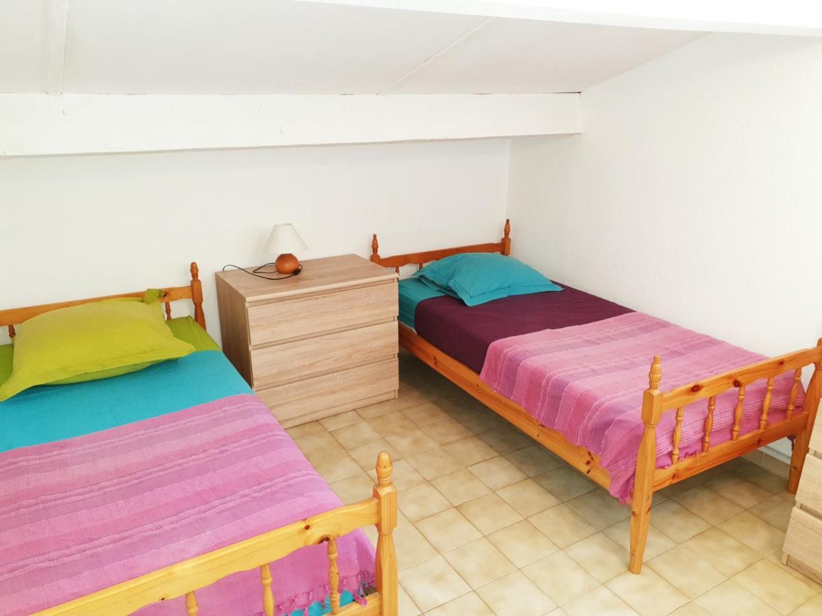 Gites Le Pressoir Vias Buitenkant foto